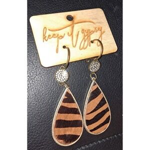 Buckle Keep It Gypsy Tiger Print Teardrop Earrings